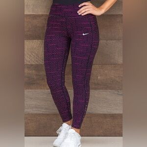 Nike running woman cropped leggings Sz small pockets